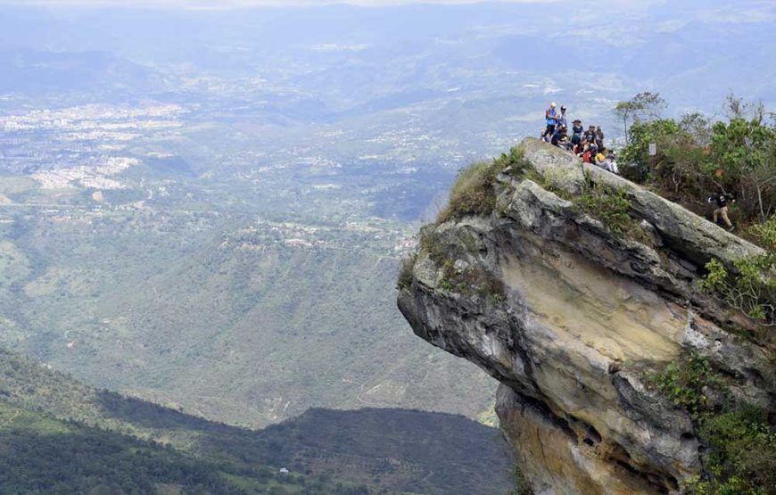Yoga en la montaña sagrada de la luna (5 razones para hacerlo)
