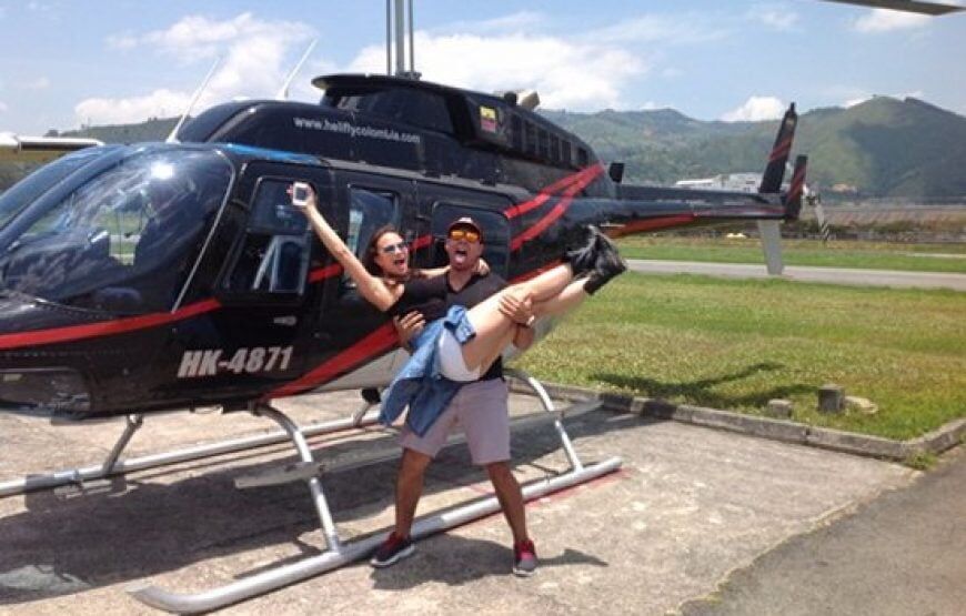 Medellín mágico con tu pareja en Helicóptero