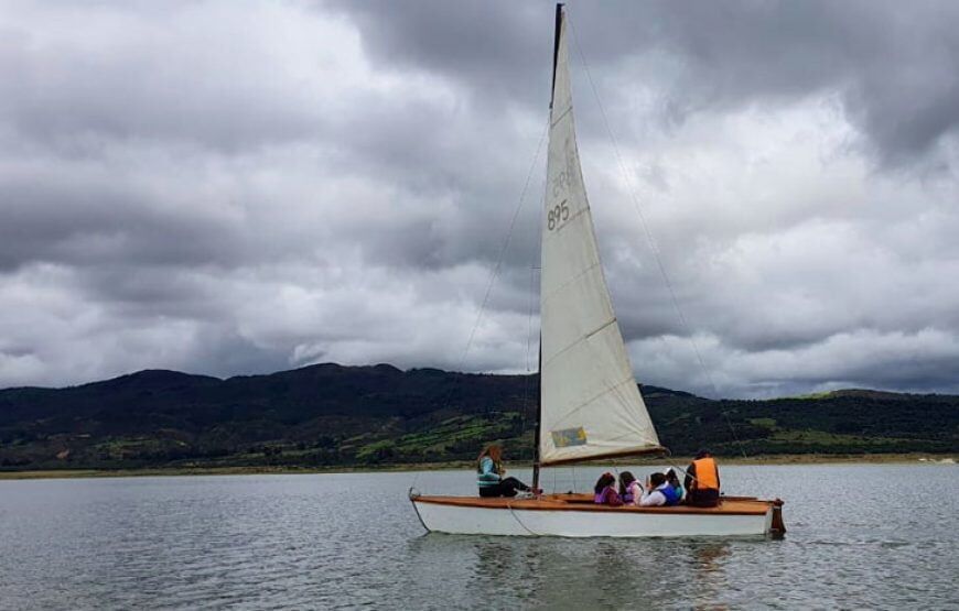 Navega en un Velero liviano en Guatavita