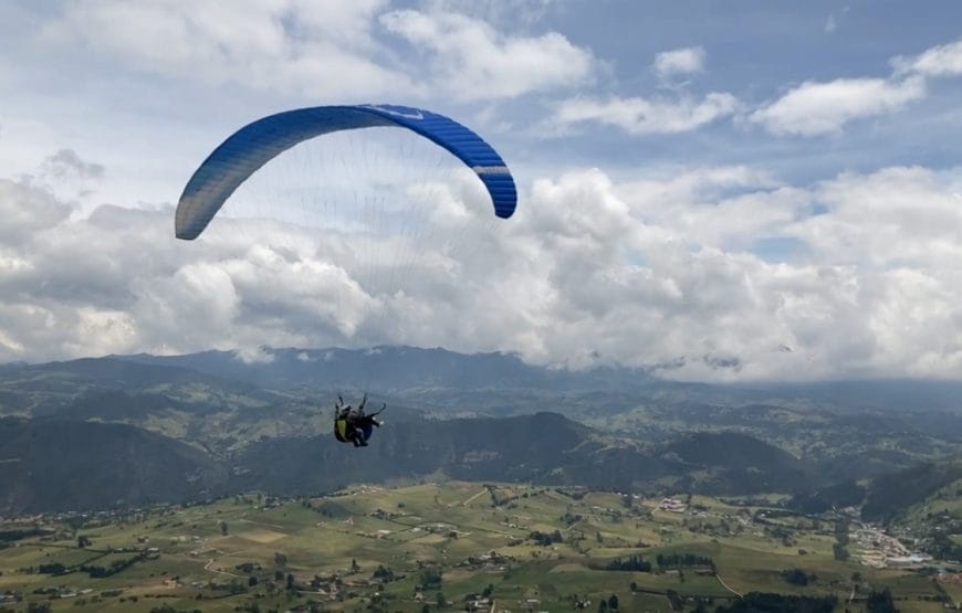Parapente en la Calera (3 razones para hacer este plan)