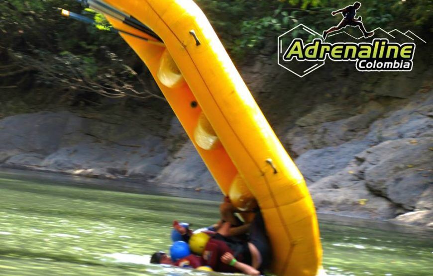 Día de aventura en Tobia: Canopy & Rafting cerca de Bogotá