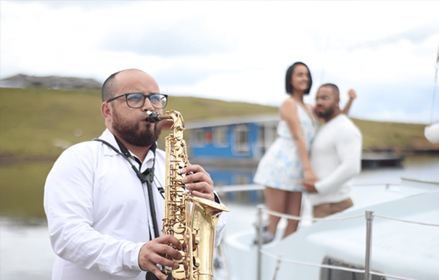 Propuesta de Matrimonio en un Velero en Guatavita