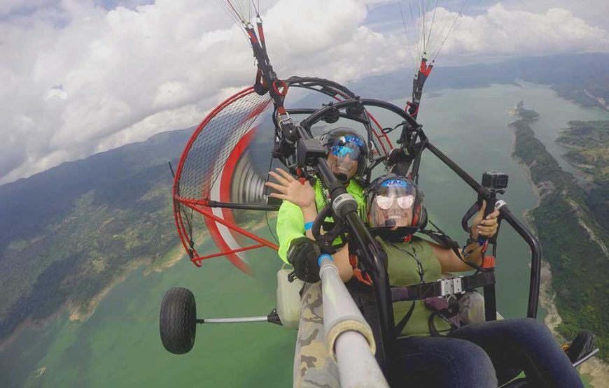 Vuela Paratrike o Parapente con motor en Hidrosogamoso: 5 razones para vivir esta experiencia
