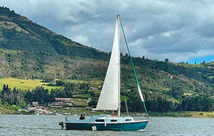 Navega en un exclusivo Velero de 27 pies